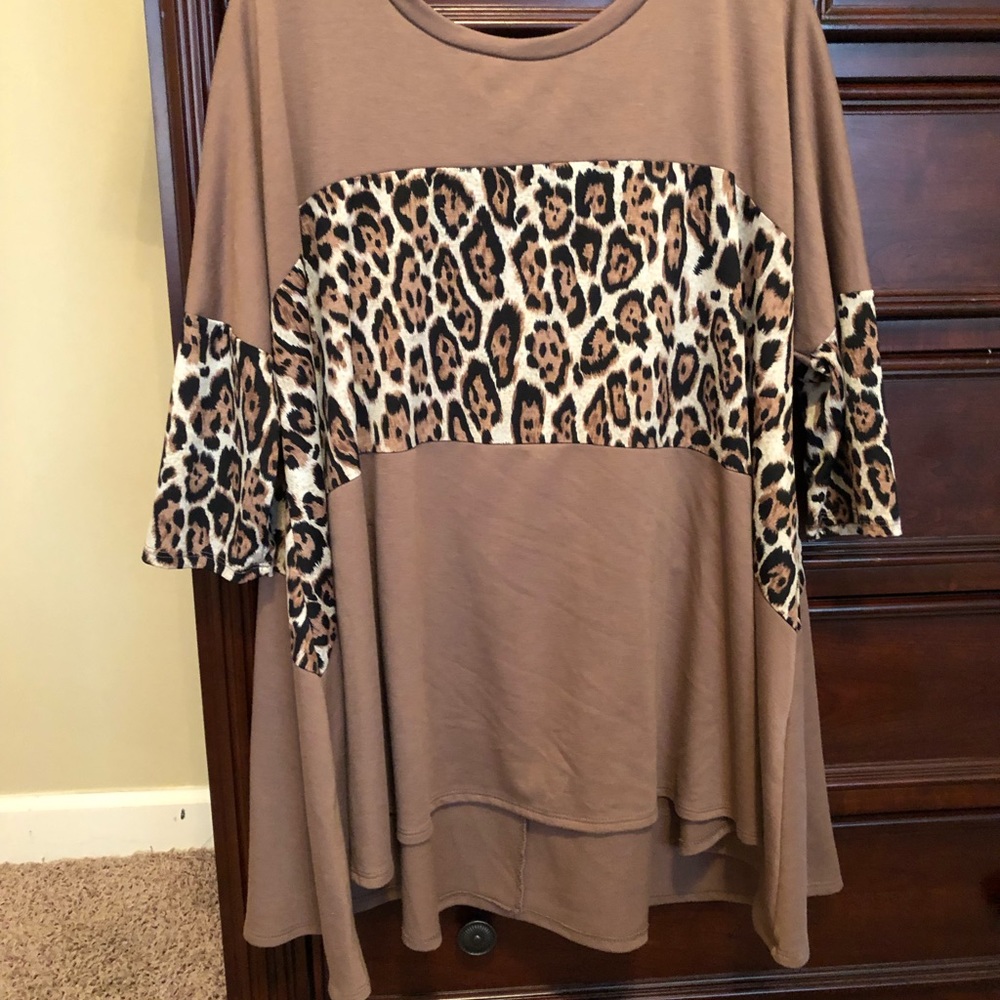 Boutique top size large